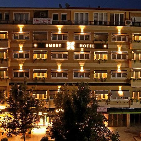 Emery Hotel Pristina Kültér fotó