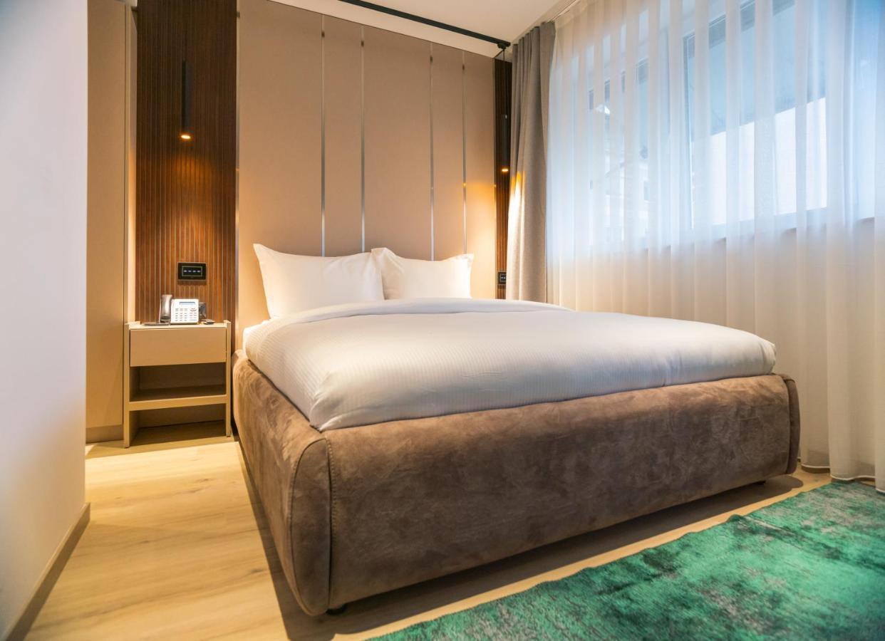 Emery Hotel Pristina Kültér fotó