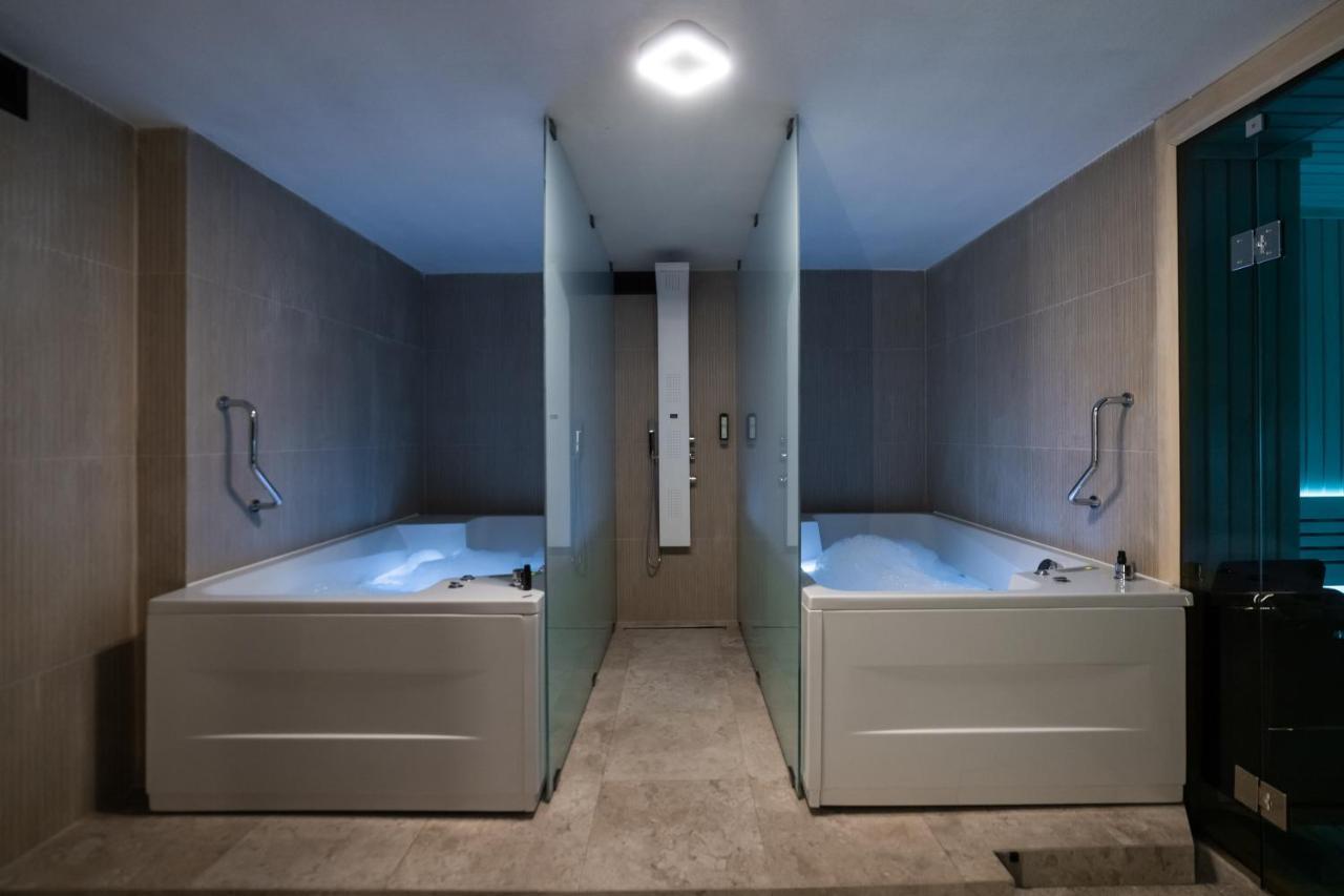 Emery Hotel Pristina Kültér fotó